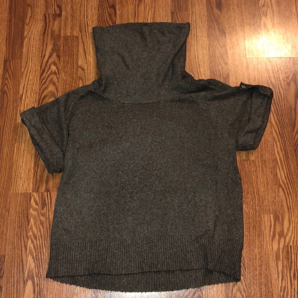 Brown, short sleeve sweatshirt